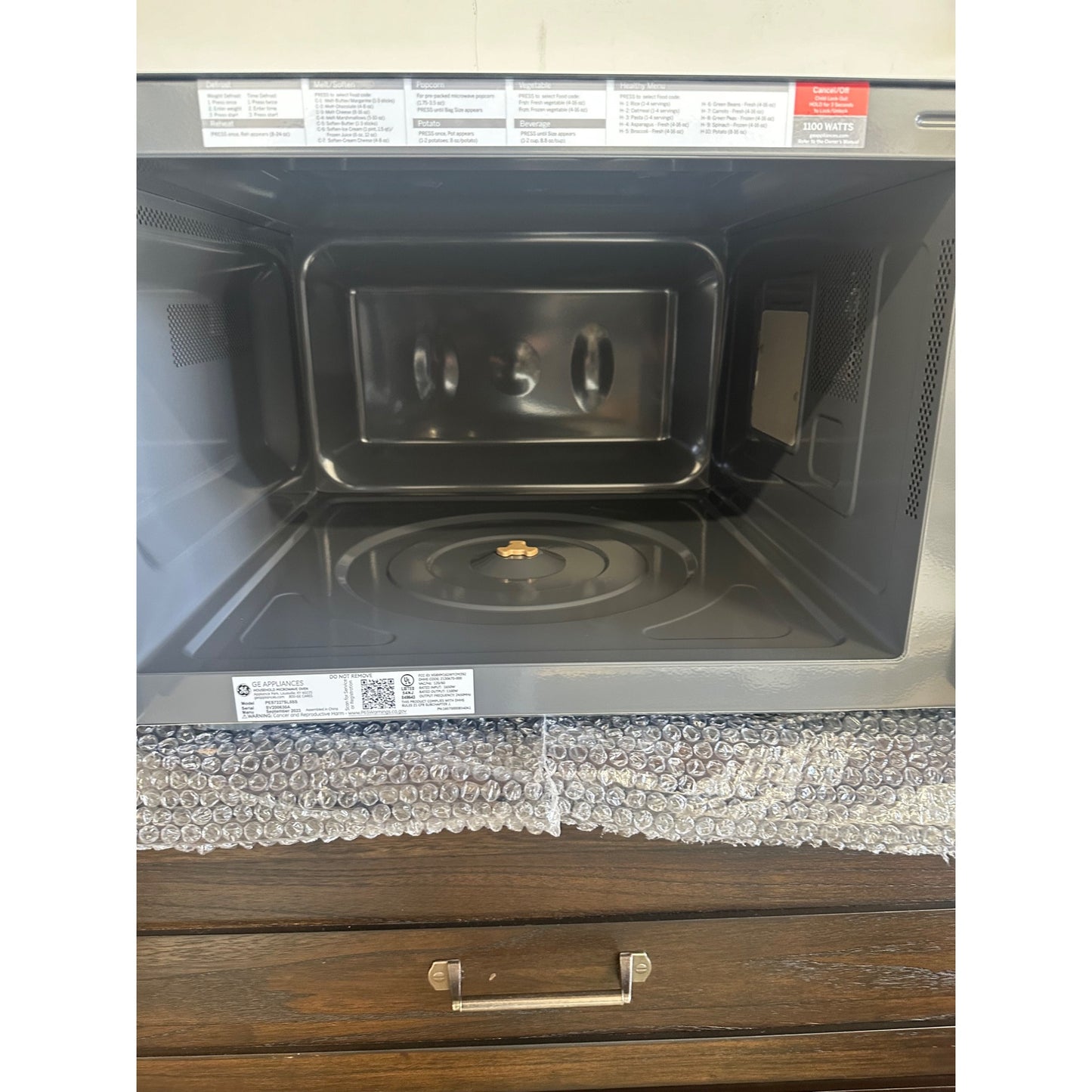 GE countertop microwave 2.2 cu ft
